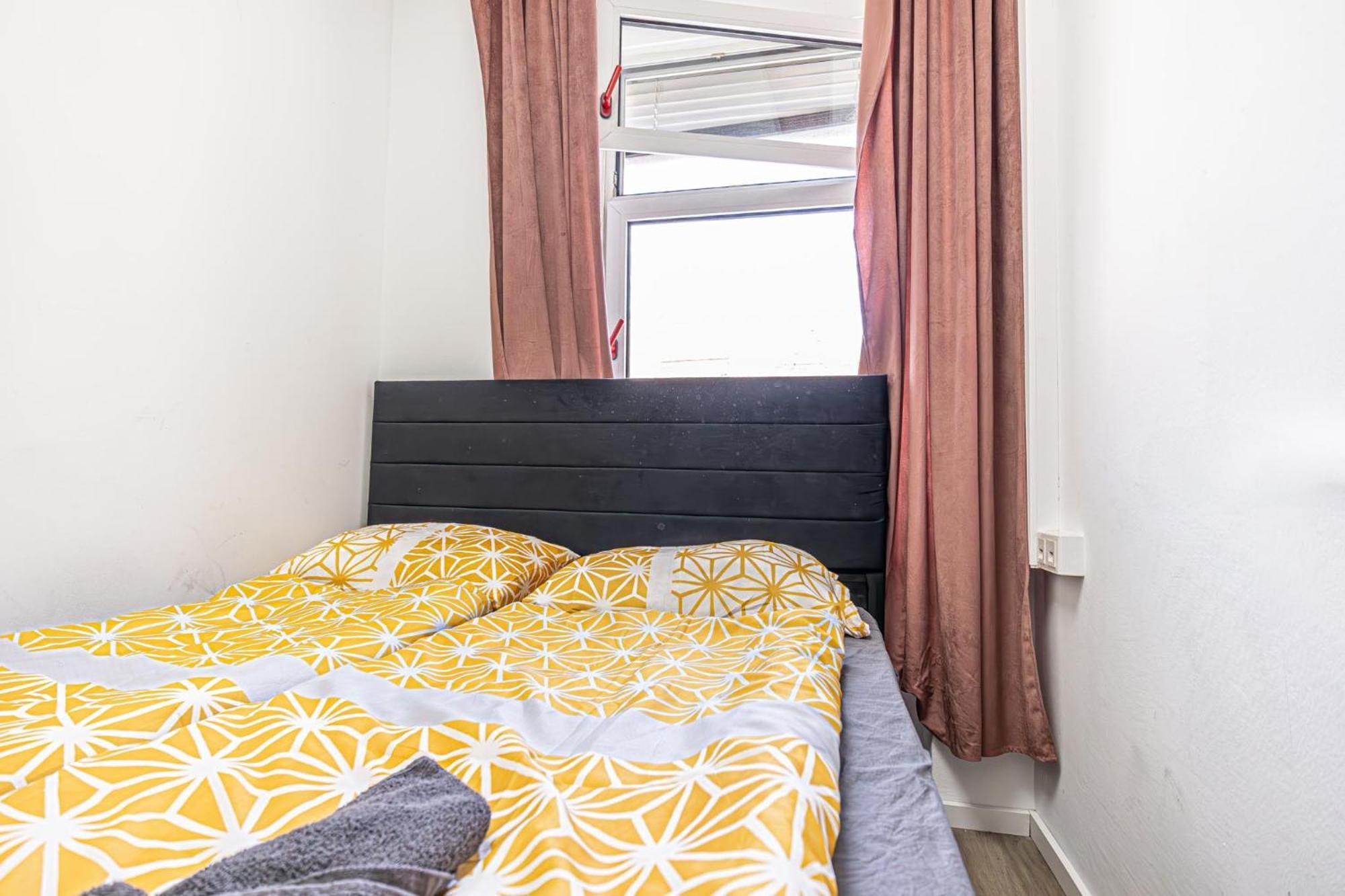 Near Schoenbrunn - Economy Rooms In Shared Apartment At Meidling Train Station Wien Eksteriør billede