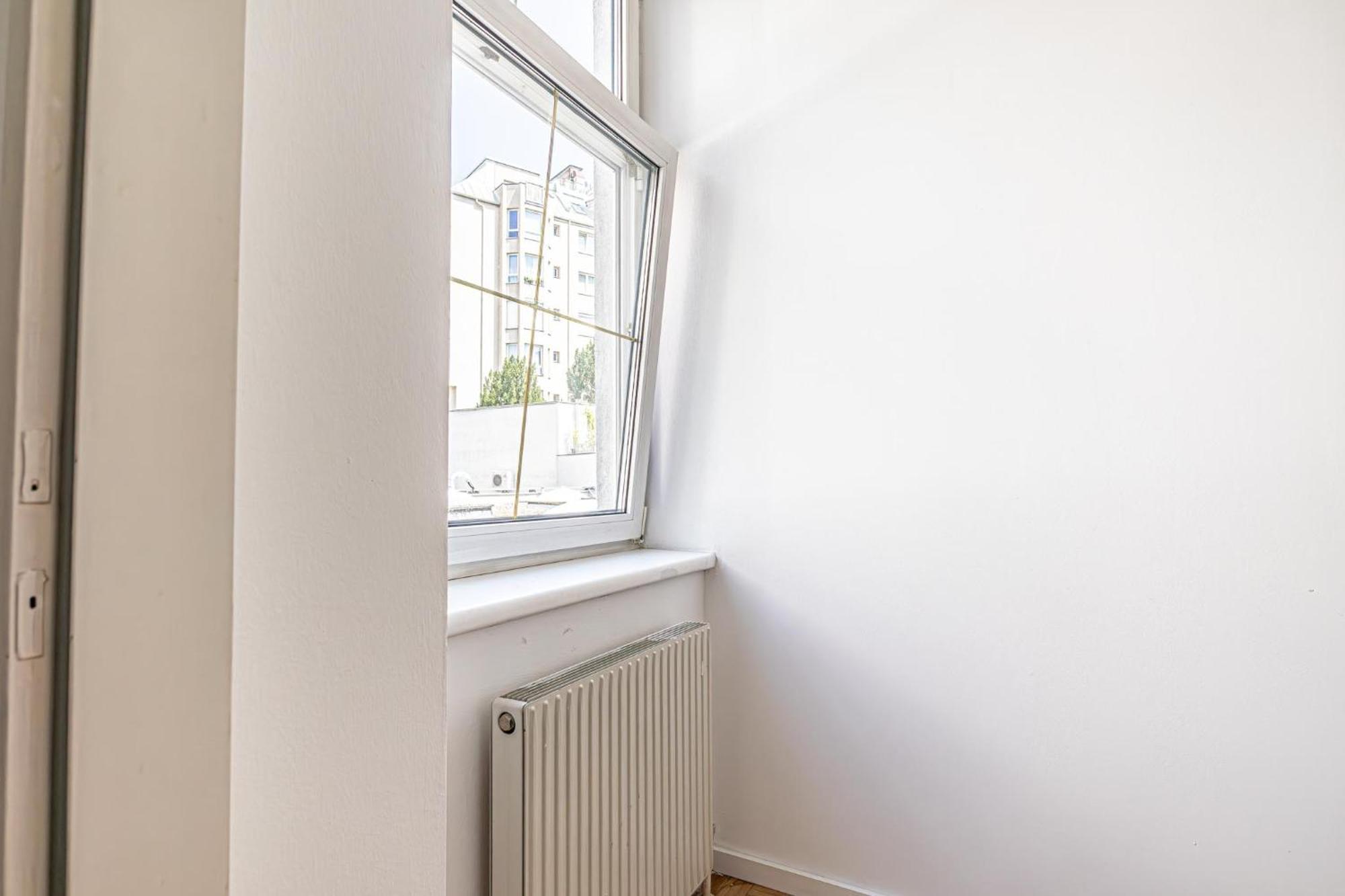 Near Schoenbrunn - Economy Rooms In Shared Apartment At Meidling Train Station Wien Eksteriør billede