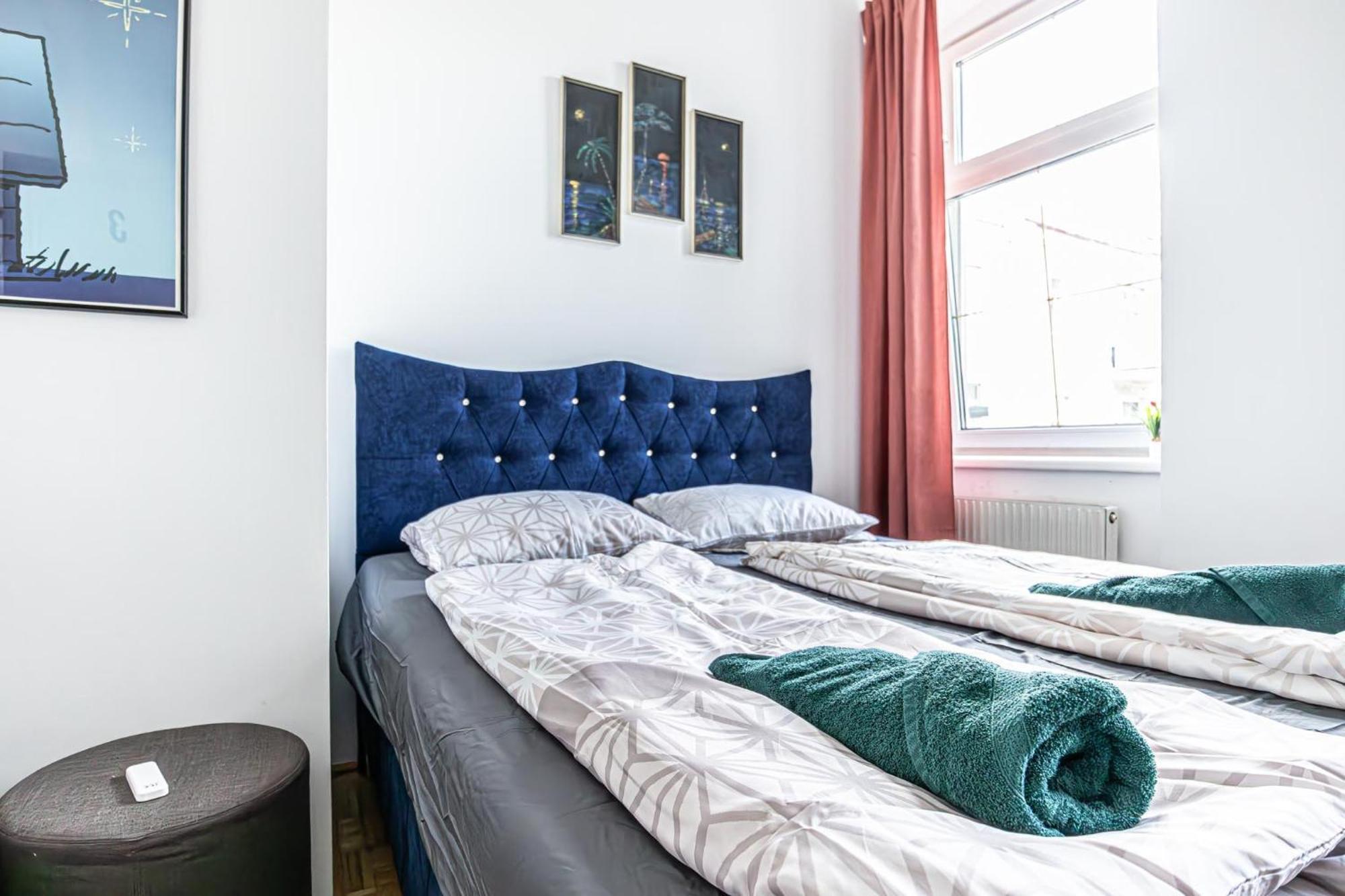 Near Schoenbrunn - Economy Rooms In Shared Apartment At Meidling Train Station Wien Eksteriør billede