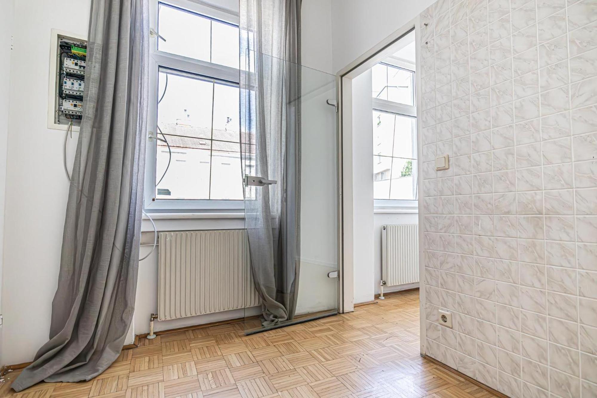 Near Schoenbrunn - Economy Rooms In Shared Apartment At Meidling Train Station Wien Eksteriør billede