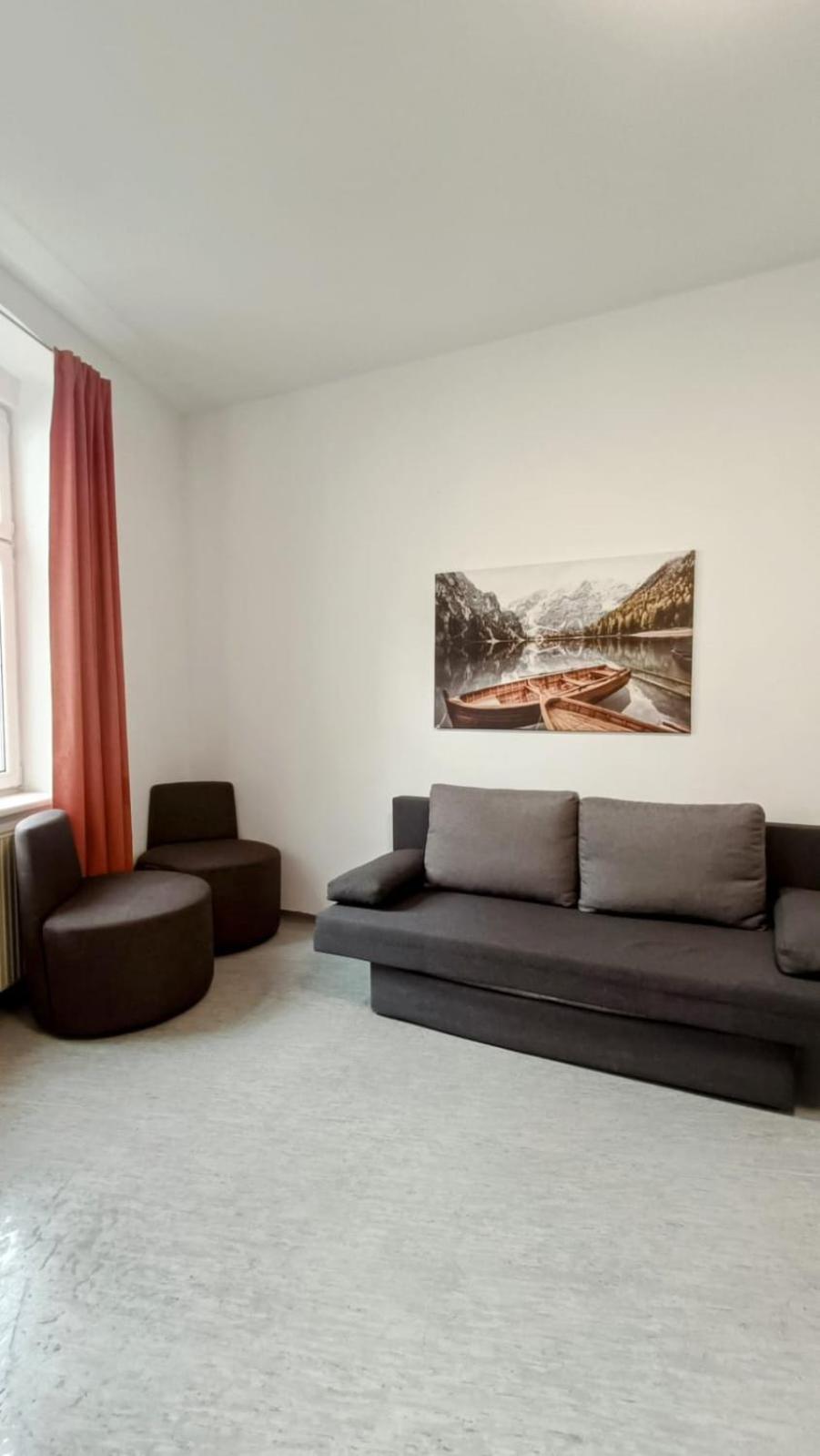 Near Schoenbrunn - Economy Rooms In Shared Apartment At Meidling Train Station Wien Eksteriør billede