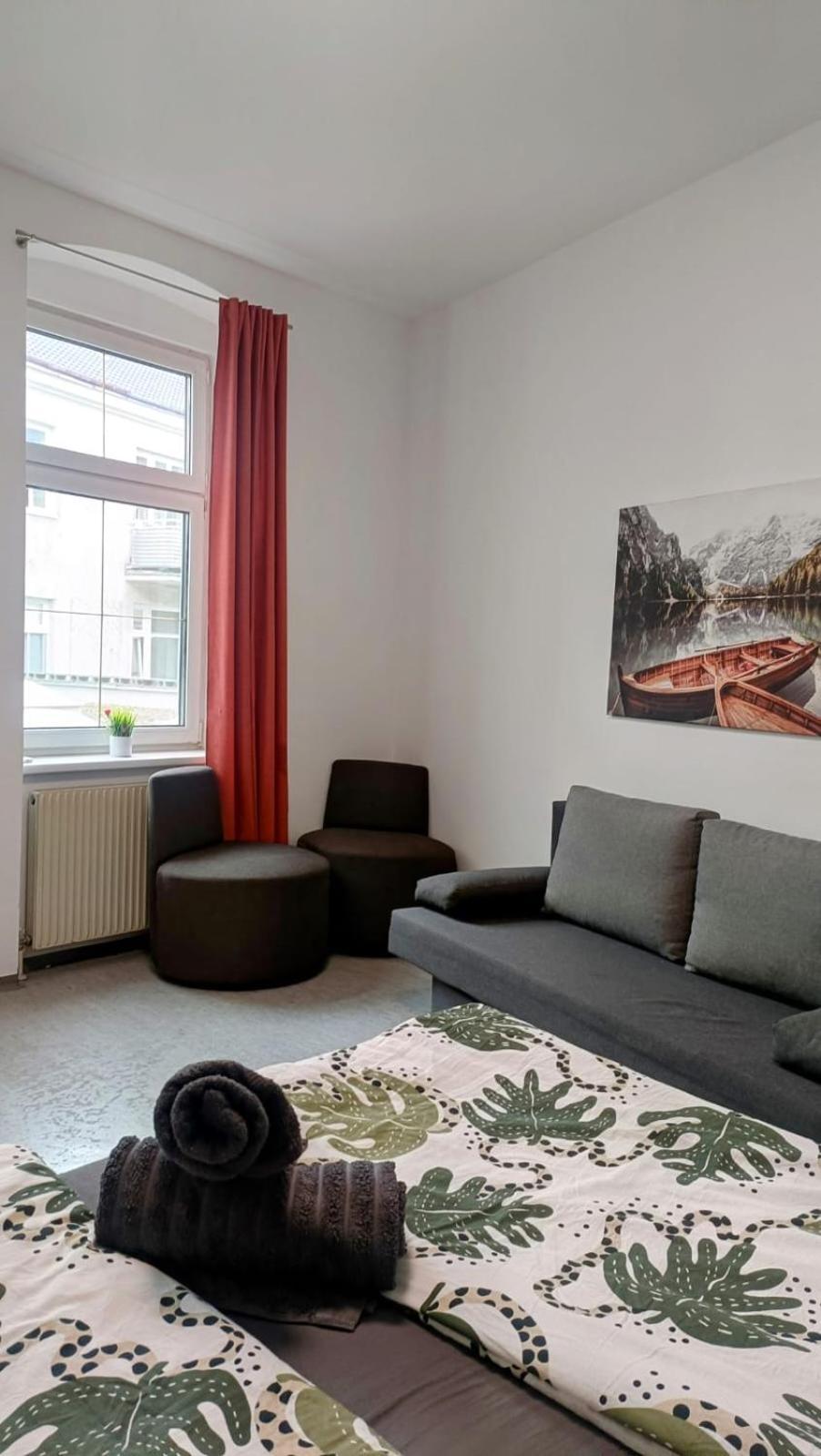 Near Schoenbrunn - Economy Rooms In Shared Apartment At Meidling Train Station Wien Eksteriør billede