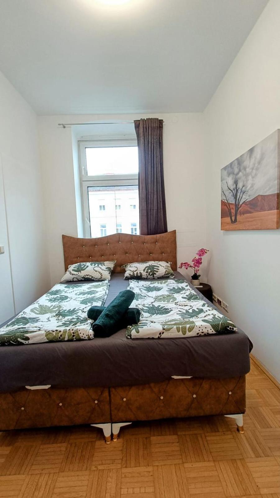 Near Schoenbrunn - Economy Rooms In Shared Apartment At Meidling Train Station Wien Eksteriør billede