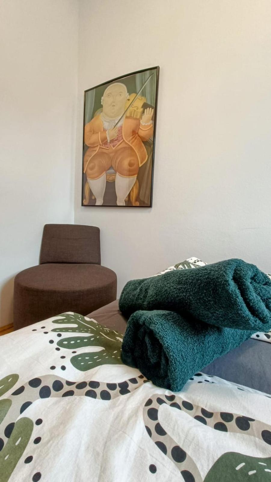 Near Schoenbrunn - Economy Rooms In Shared Apartment At Meidling Train Station Wien Eksteriør billede