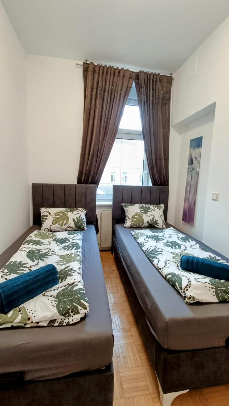 Near Schoenbrunn - Economy Rooms In Shared Apartment At Meidling Train Station Wien Eksteriør billede